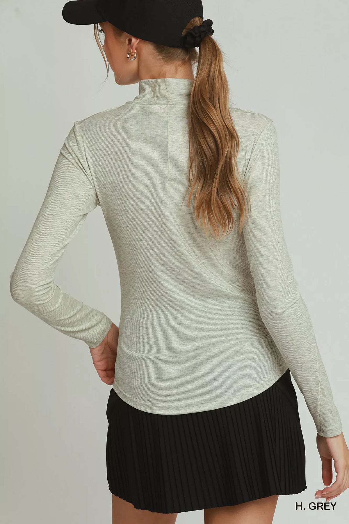 Umgee Long Sleeve Mock Neck Top in Heather Grey in H. grey