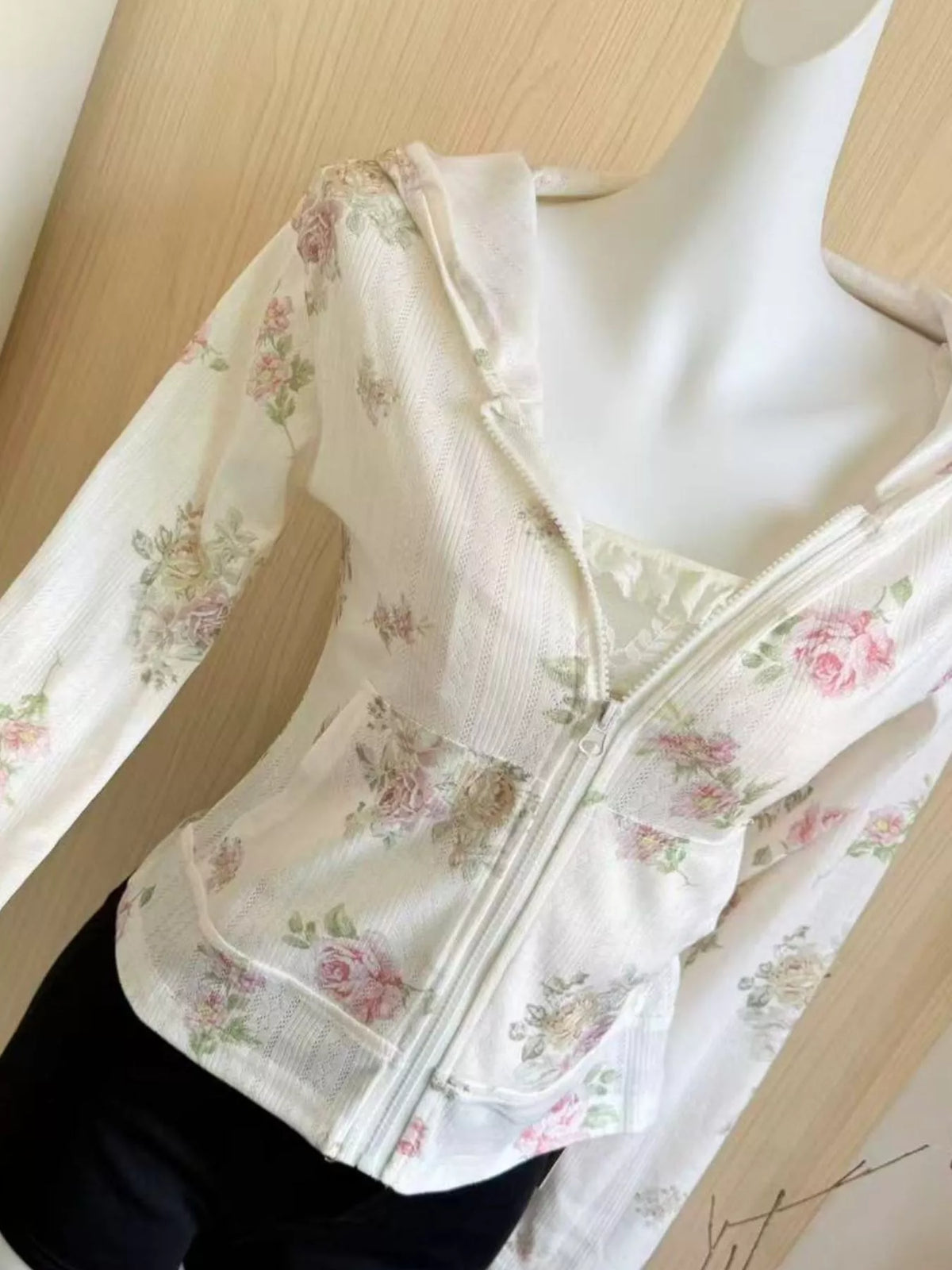 Vintage Floral Zip-Up Hoodie in White