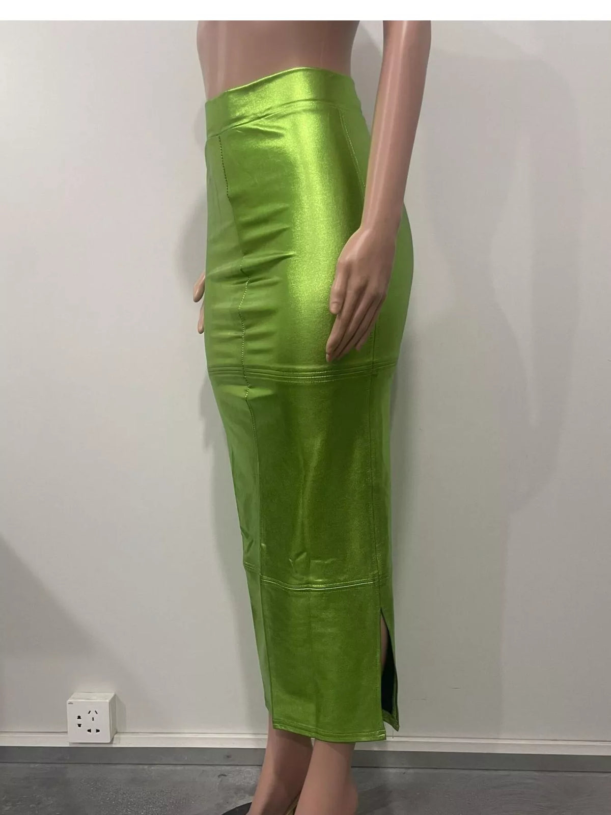 Shimmering Side Slit Bodycon Maxi Skirt in Green