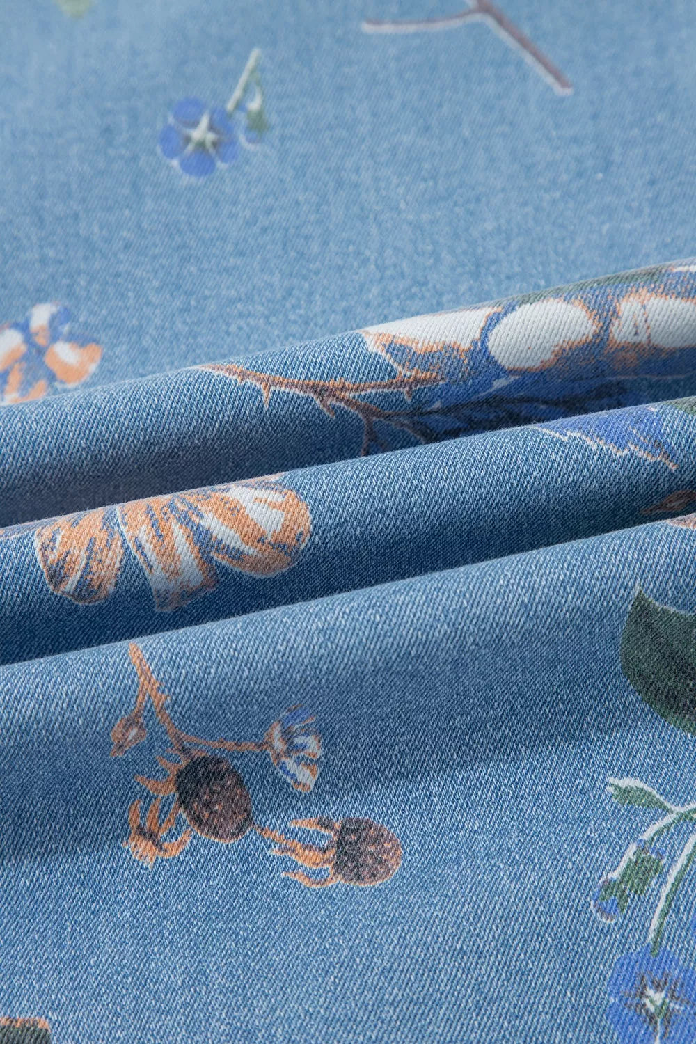 Floral Print Wide-Leg Jeans in Medium