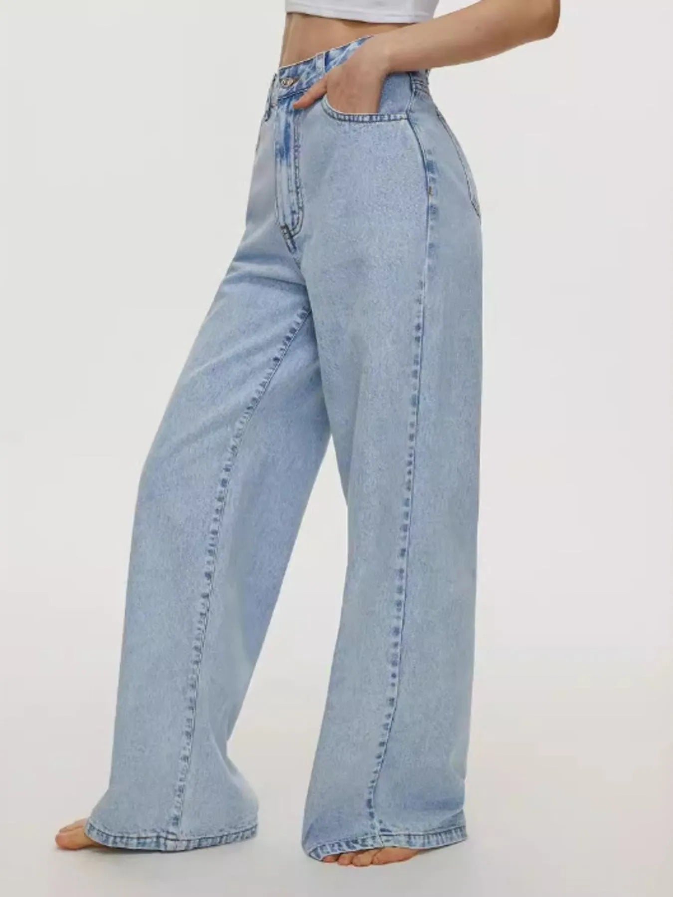 High-Waisted Wide Leg Jeans in Blue