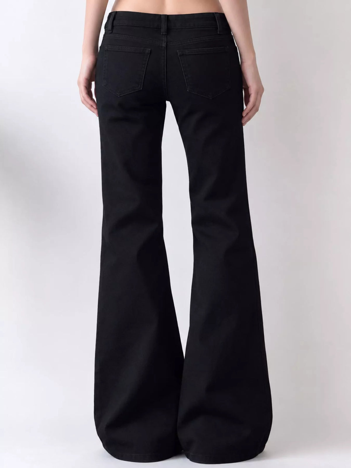 Low-Rise Flare Jeans in Black in Black-Low Rise