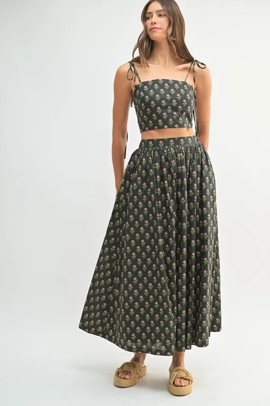 Floral Crop Top and Skirt Set in Black
