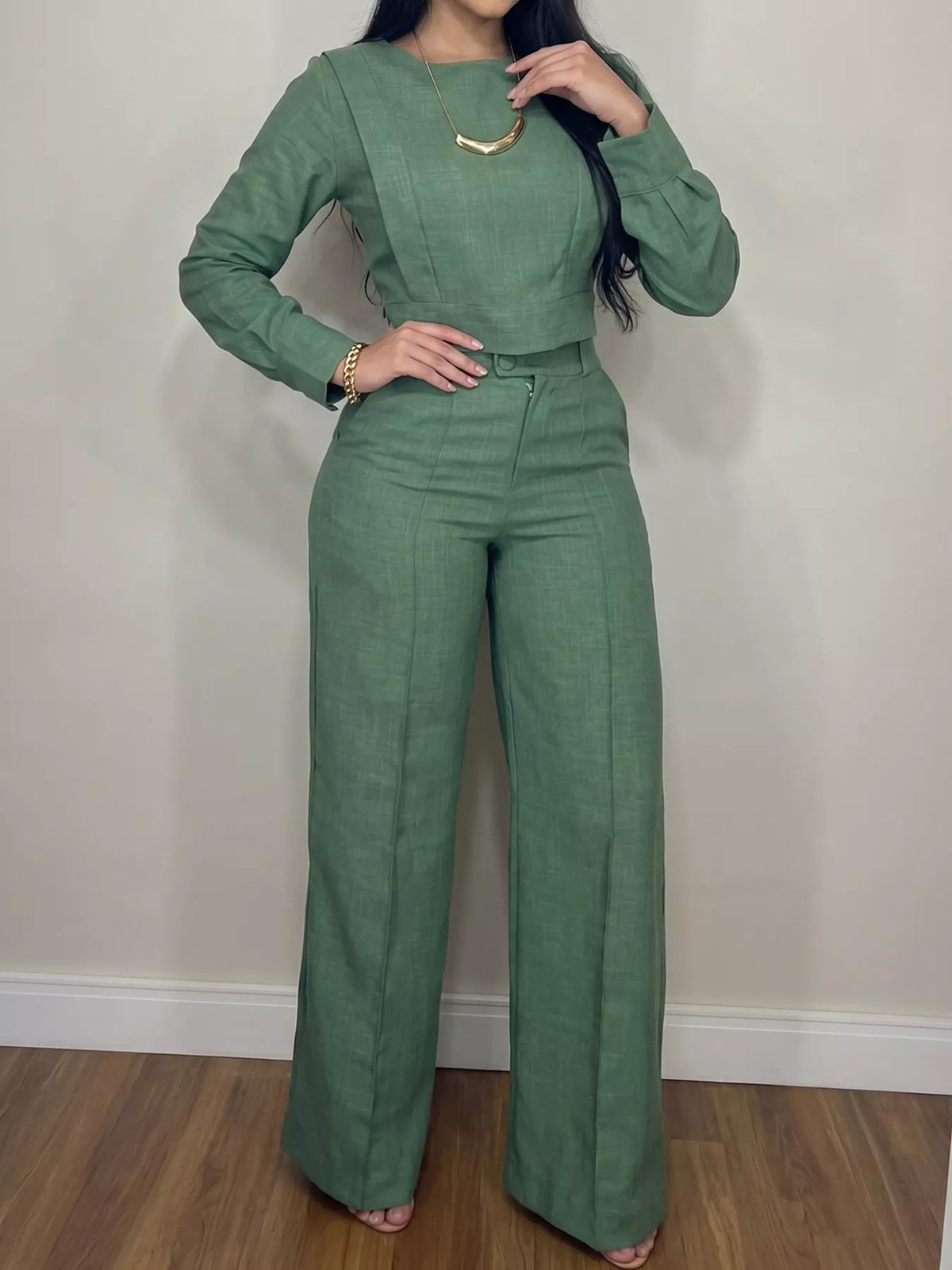 Long-Sleeve Crop Top and Wide-Leg Pants Set in Green