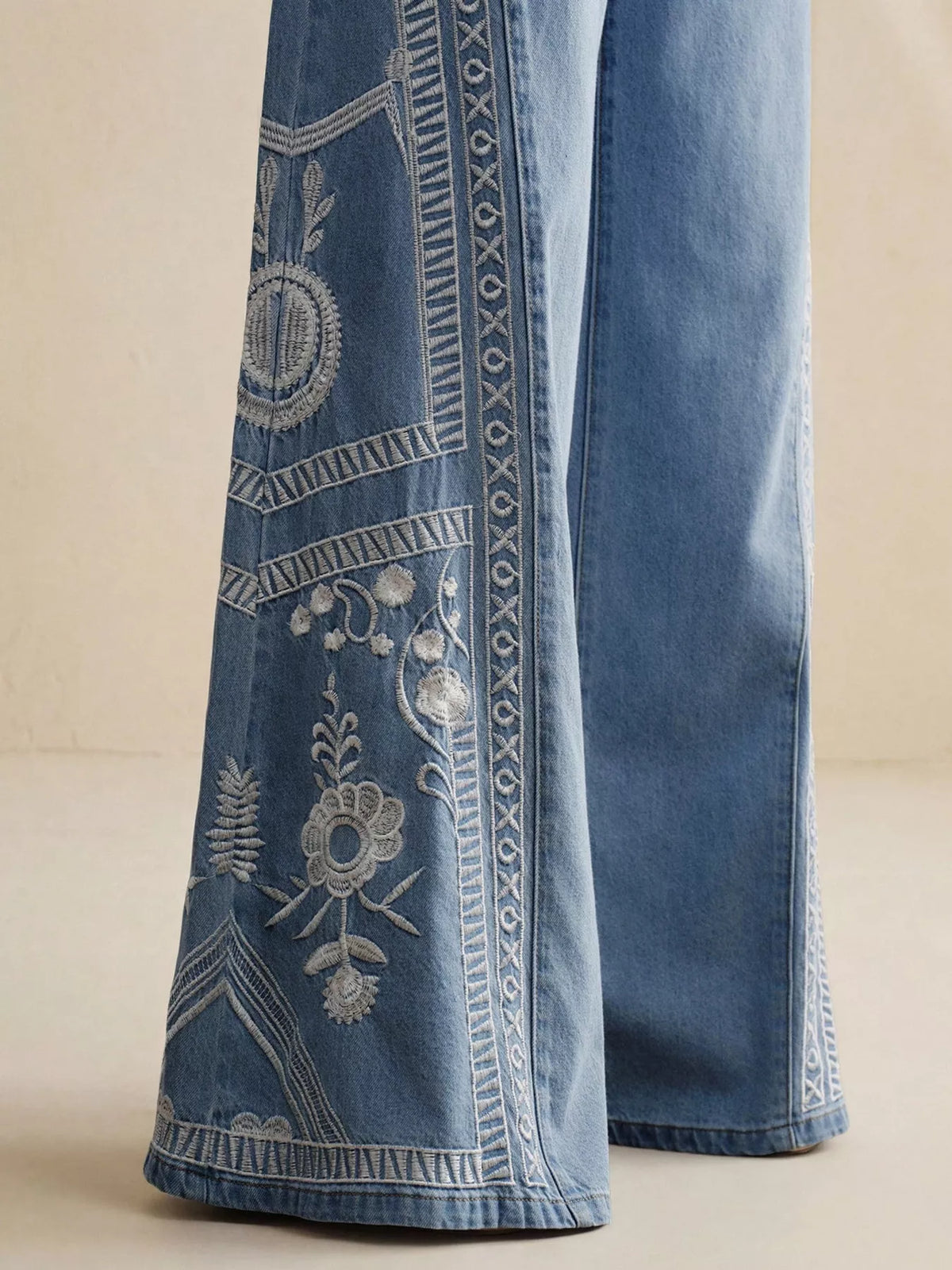 Embroidered Wide-Leg Drawstring Jeans in Blue