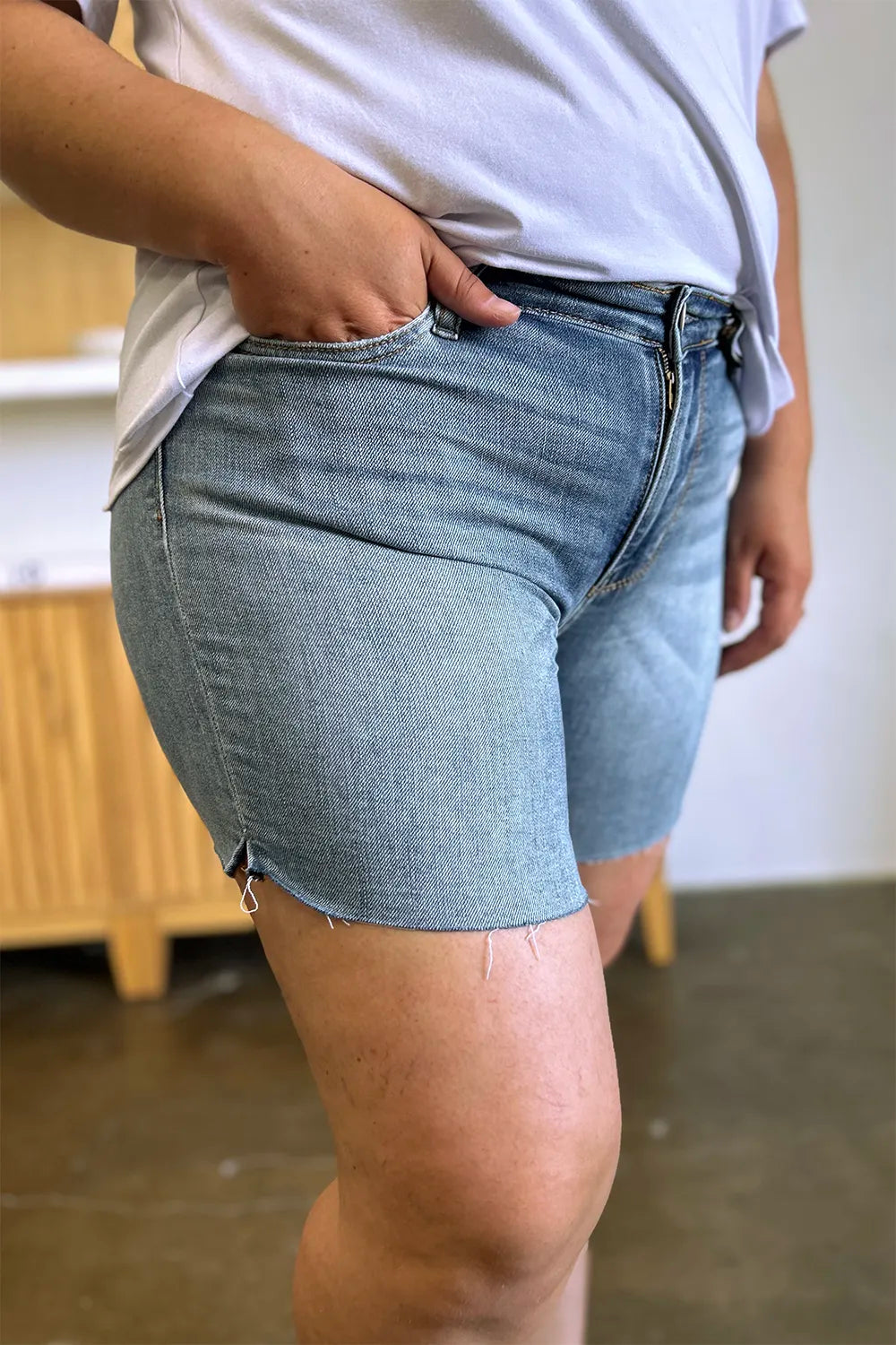 Judy Blue High Waist Raw Hem Shorts in Medium Wash