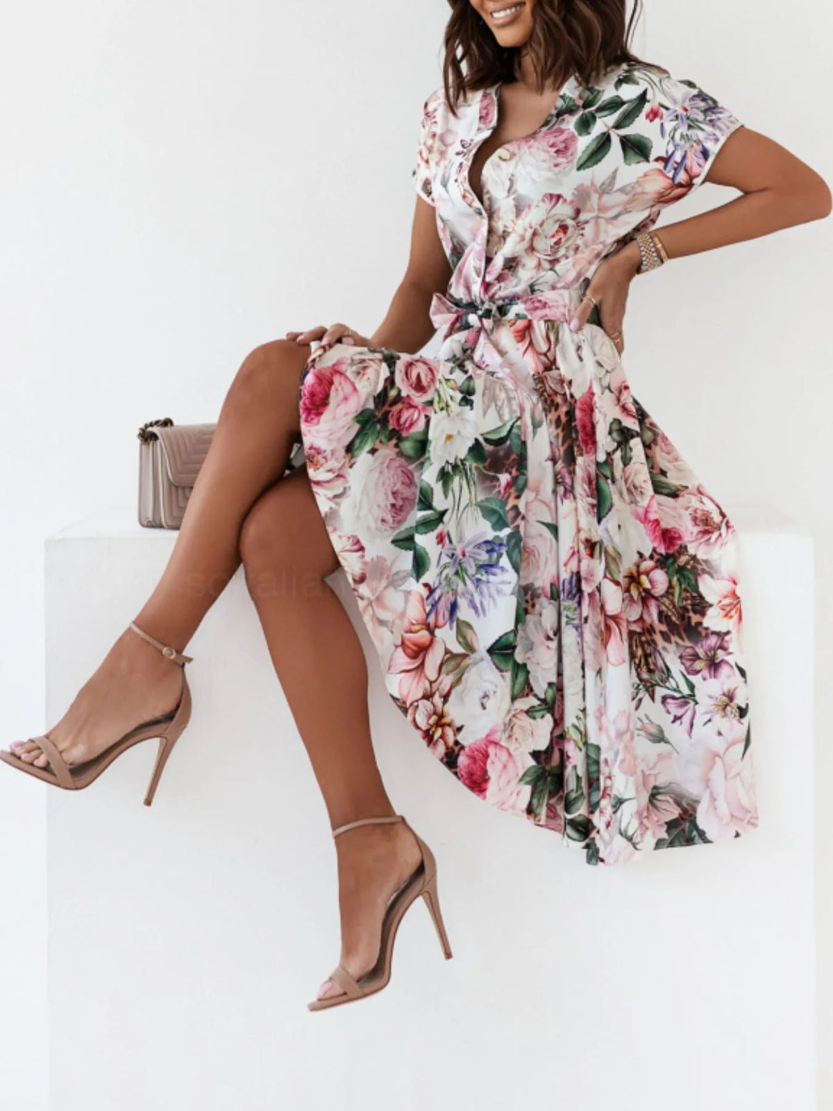 Floral Short Sleeve Midi Dress in Black