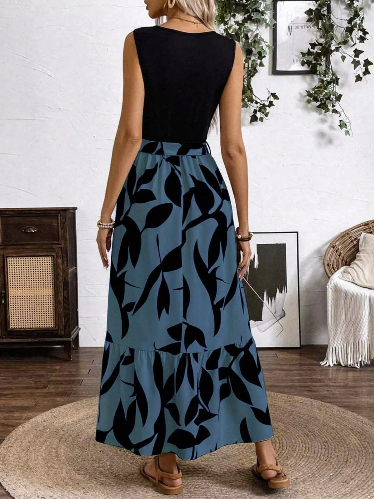 Sleeveless Floral Print Maxi Dress in Black