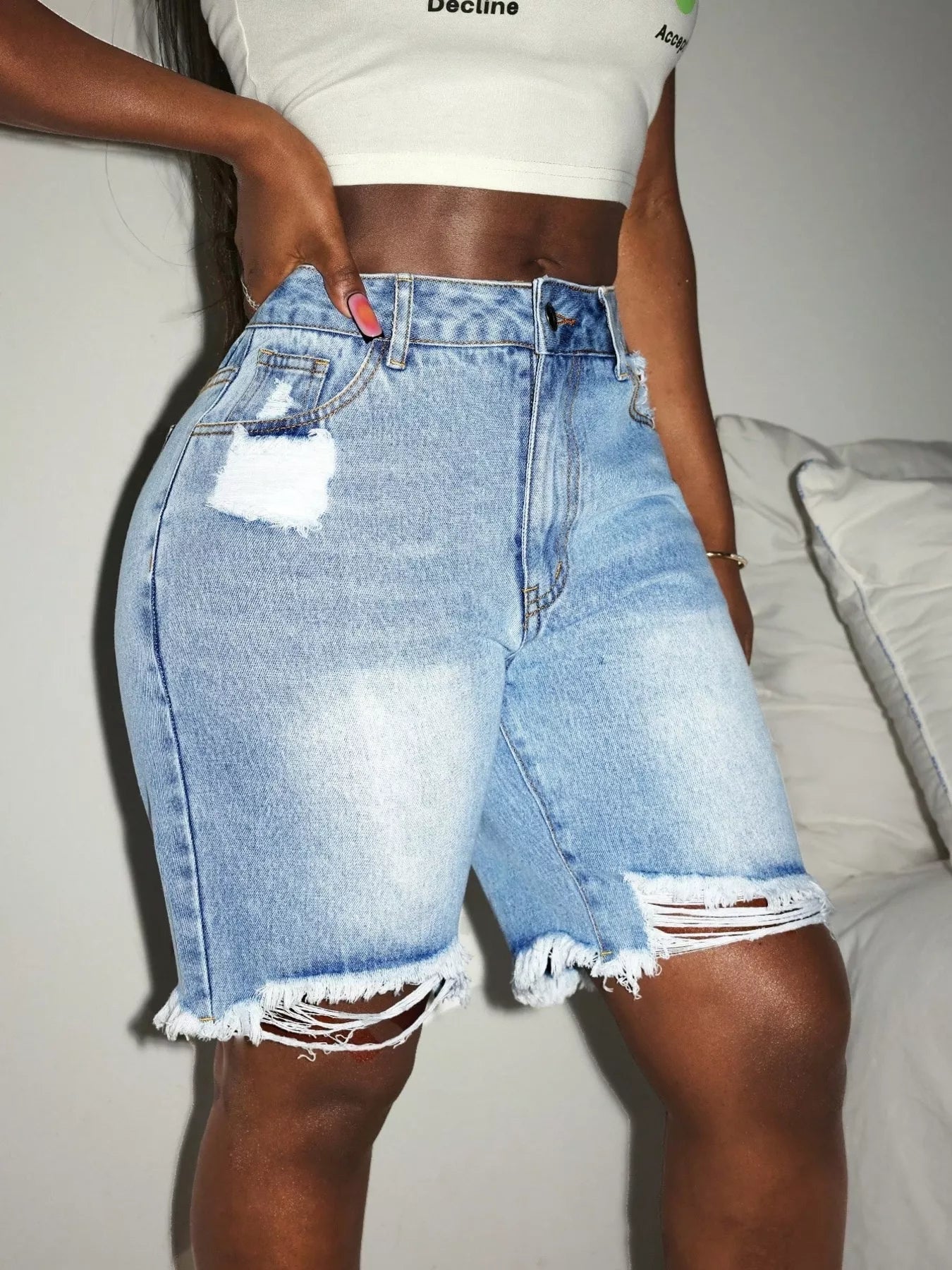 High Waist Frayed Hem Denim Shorts in Blue