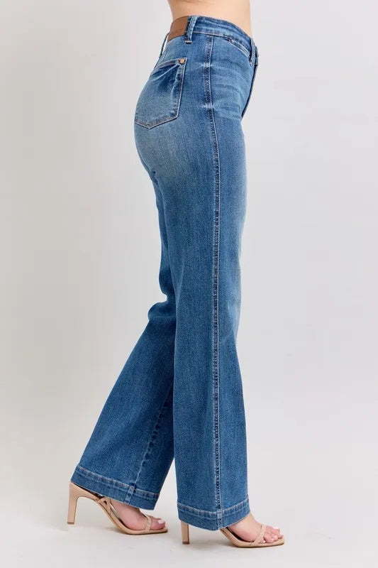 Judy Blue Contrast Thread Straight Jeans in Medium Wash in Md