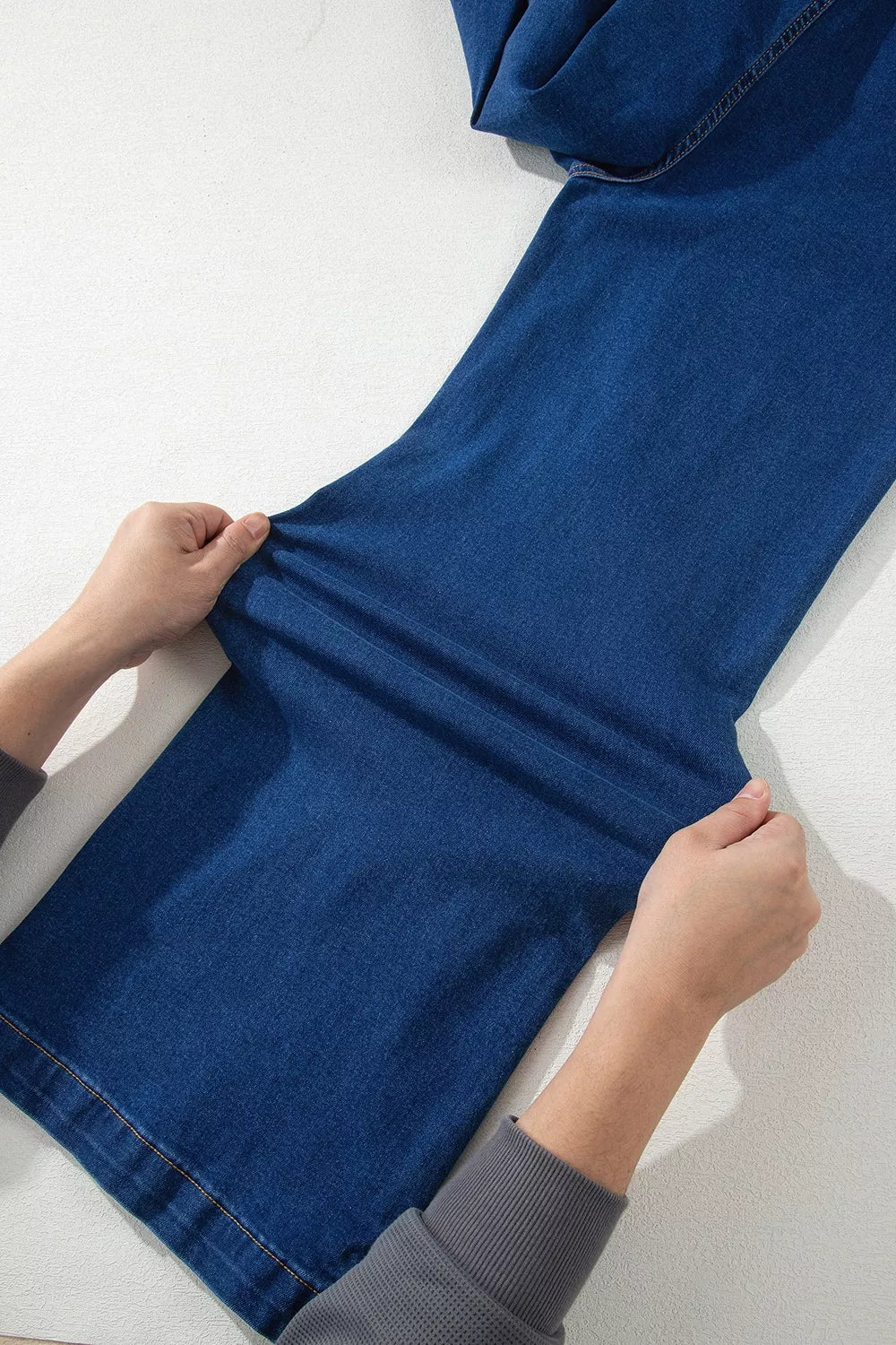 Hardware Patched Pocket Wide Leg Jeans in Navy