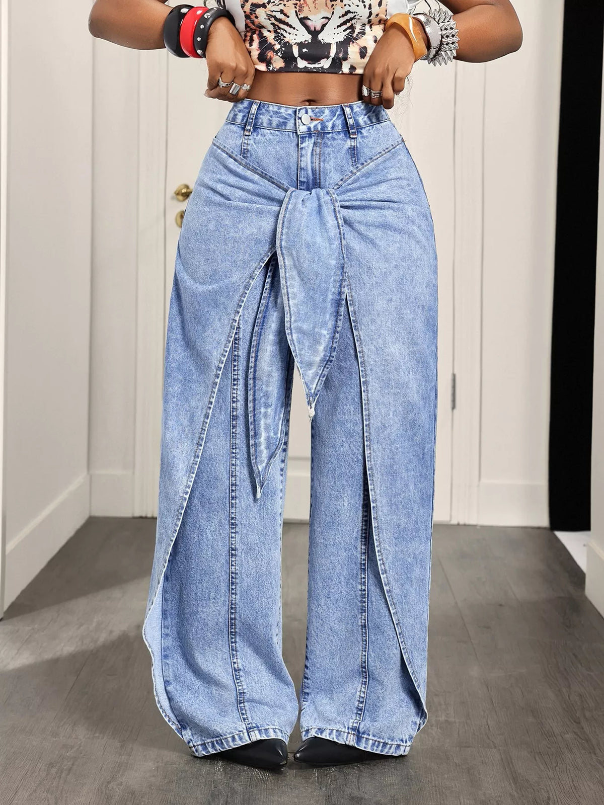High-Waisted Ruffled Wide-Leg Jeans in Blue