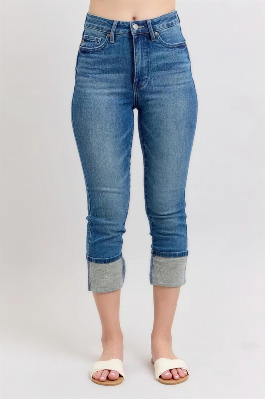Judy Blue Skinny Cuff Capri Jeans in Medium Wash
