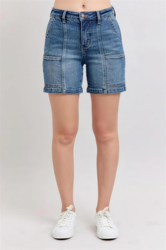 Judy Blue High Rise Denim Shorts in Medium Wash