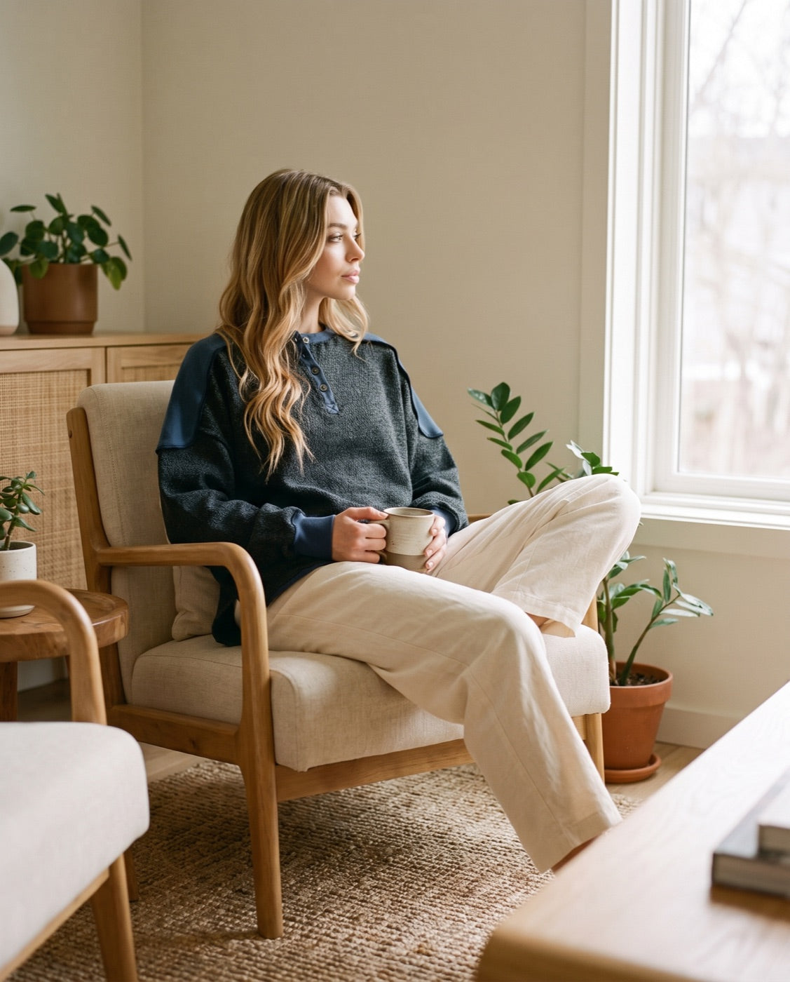 Contrast Shoulder Sweatshirt in Dark Navy