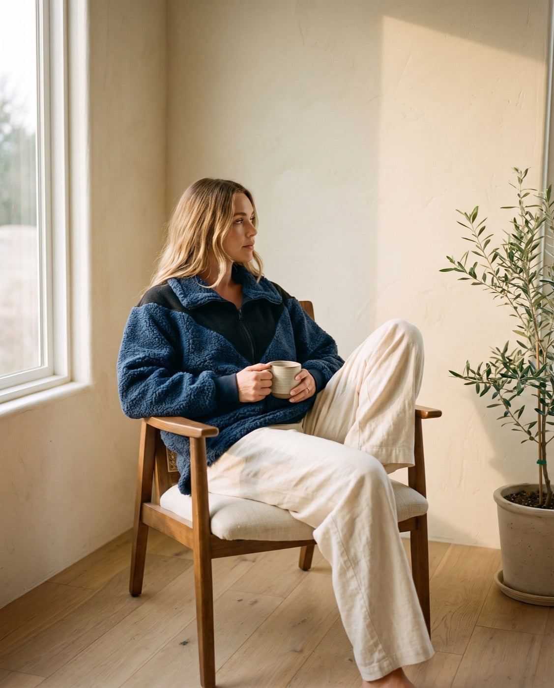 Two Tone Half Zip Fleece Sweatshirt in Navy